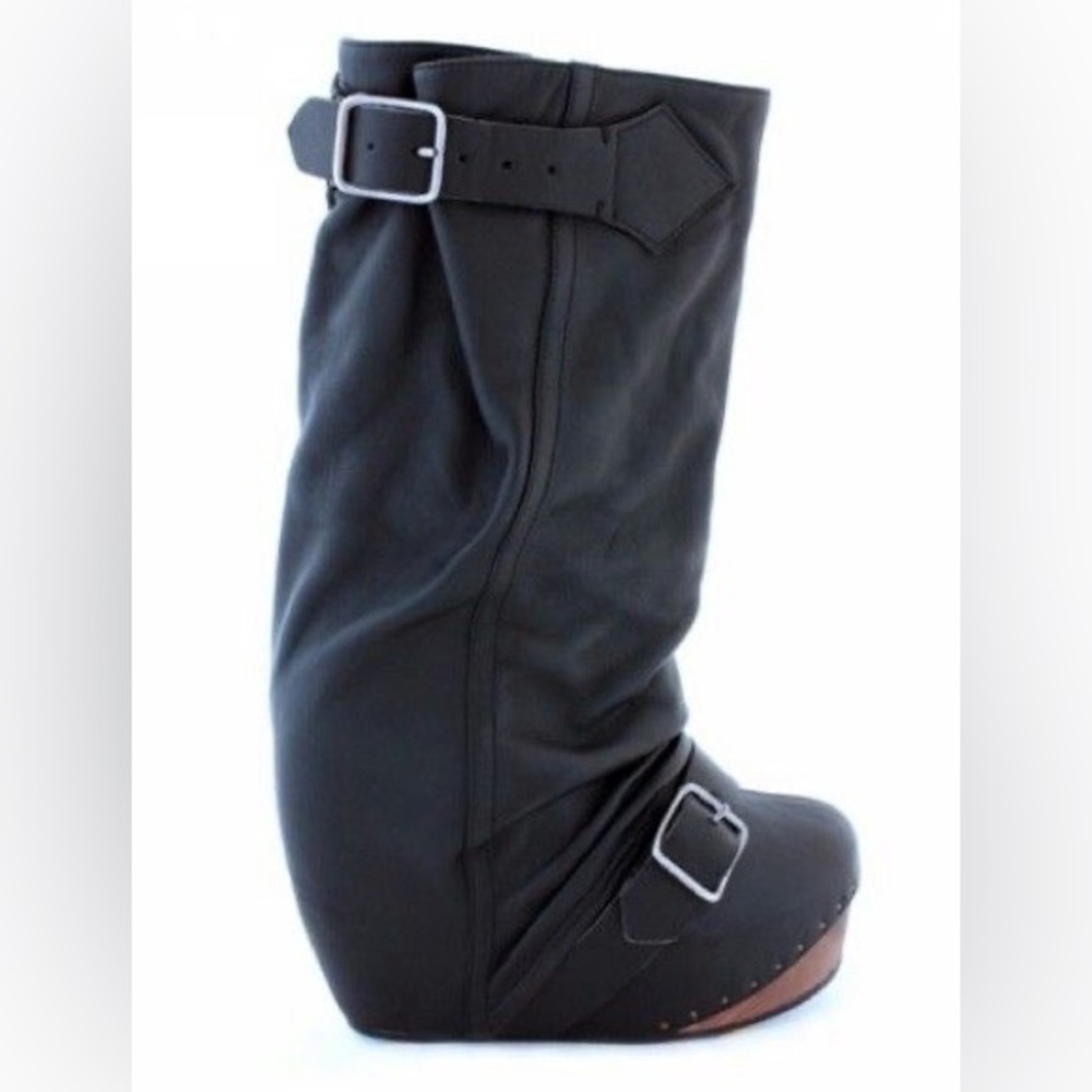 LOOKING FOR!! Irregular choice Lewis slouch clog/boots in an 8-8.5!!
